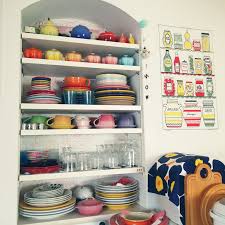 アイディアしだいでこんな仕舞い方も！食器棚を使わない食器収納術 | RoomClip mag | 暮らしとインテリアのwebマガジン