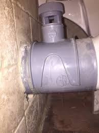 Concernant la ventilation primaire ça me gave parce que je n'ai pas moyen de passer un pvc de 100 sans faire de caisson et avec un wc suspendu ça va faire bien moche! Probleme Ecoulement Wc Alors Que Clapet Existe Communaute Leroy Merlin