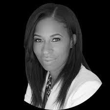 Naomi Farr's Instagram, Twitter & Facebook