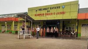 We did not find results for: Ada Yang Berbeda Pagi Ini Di Sma N 5 Jambi Tribun Jambi