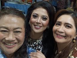 Ketemu kawan lama, rekan seperjuangan, di acara Kontemplasi 75 tahun Pak  SBY di Cikeas semalam. Kami sama-sama memulai tugas tahun 2004 di Cikeas,  kira-kira 20 tahun lalu. Saat itu kami semua mendapat