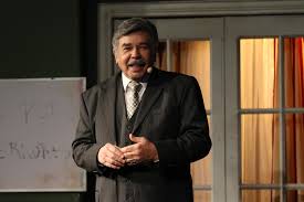 The show is based on the 1962 film dr. Dr Candido Perez La Nueva Version Quien Sera El Actor Que Llenara Los Zapatos De Jorge Ortiz De Pinedo