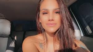 Holly Defazio's Instagram, Twitter & Facebook