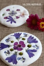 Raus In Die Natur Basteln Mit Naturmaterialien Salzteig Mandalas Lavendelblog Basteln Mit Naturmaterialien Mandalas Salzteig