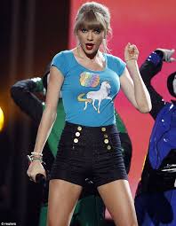 Taylor swift's $40 million legs pictures. Billboard Music Awards 2013 Taylor Swift Refers To Her Own Troubled Love Life Daily Mail Online