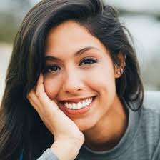 Andrea Cuestas's Instagram, Twitter & Facebook