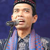Meski begitu, ustadz ini memulai pendidikan dengan bersekolah di sekolah formal. 1