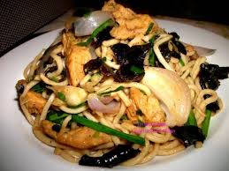 Nouilles Chinoise Sautees Au Poulet Et Champignons Noirs Seches De La Cuisine Reunionnaise D Ailleurs La Cuisine De Rosmy Recette En 2020 Nouilles Chinoises Cuisine Reunionnaise Champignons Noirs