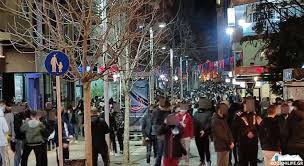 Η μέγιστη ριπή ανέμου καταγράφηκε για ακόμα μία φορά στο πόρτο της τήνου με 119 km/h, όπως φαίνεται στον πίνακα που ακολουθεί και παρουσιάζει τις οκτώ. Plh8os Kosmoy To Brady Ths Kyriakhs Ths Apokrias Sthn Kozanh Deite Binteo Kai Fwtografies Kozanilife Gr