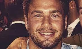 Chris Bolter's Instagram, Twitter & Facebook