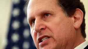 🔴El excongresista cubanoamericano por Florida, Lincoln Díaz-Balart,  falleció este lunes en Miami, informó su familia. ➡️Díaz-Balart comenzó su  carrera de abogado, dando ayuda a personas indigentes, fue legislador  federal y trabajó en