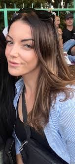 Hannah Kemp's Instagram, Twitter & Facebook