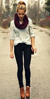 Black Jeans And Brown Cowboy Boots Everyday Effortless Look Light Denim Shirt Dark Skinny Jeans Black Jeans Or Black Leggings Brown Or Black Flat Knee Hi Boots Cowboy Bo Outfits Herfst Outfit Ideeen En Winter Stijl