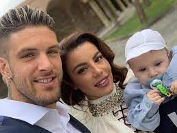 Jun 07, 2021 · μαζί με την ειρήνη παπαδοπούλου λοιπόν προπονήθηκαν και έδειξαν να το διασκεδάζουν αφού πείραζαν συνεχώς ο ένας τον άλλον αλλά και συμβουλεύονταν ο ένας τον άλλον. Eirhnh Papadopoyloy Me Leyko Mini Forema Sto Pleyro Toy Celebrities Eidhseis