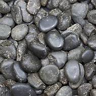 Polypropylene edging like that shown in the picture can be an excellent way to mark the line between your gardens and the lawn. Stone Gravel Chippings Outdoor Garden B Q