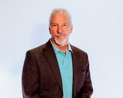Sep 14, 2015 · this form of internet radio enables some impassioned conservatives to reach as many listeners as conservative broadcast idols like rush limbaugh, mark levin, laura ingraham, and michael savage. Phil Valentine Bio Age Family Wife Books Radio Show And Podcast
