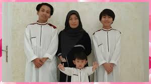 Surfen und telefonieren in alle deutschen handynetze, ins festnetz und in der eu zone! Keluarga Asli Pemain Sinetron Kun Anta Mnctv Diary Populer