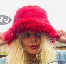 Red With Black Tips Bucket Hat-festival Hat-y2k Hat-fur Hat-fake Fur  Hat-rave Hat-red Bucket Hat-red Fur Bucket Hat-vegan Friendly Hat