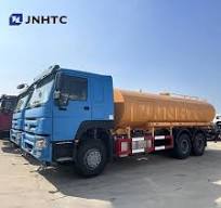 Camion de pulvérisation Sinotruk avec tourelle HOWO 6X4 Prix du camion de  pulvérisation d'eau