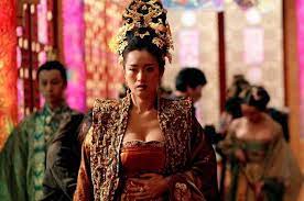 Empress Suffering From The Poison The Emperor Is Having A Servant Put In Her Tea Without Her Knowledge Gong Li Sony Pictures Classics Movie Costumes