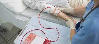 Foto tangan di infus di rumah sakit. Info Lengkap Harga Selang Infus Di Tangan Blood Set Berbagai Merek Daftar Harga Tarif