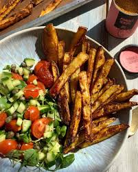 Pamela Reif S Instagram Photo Team Salad Or Team Fries Anzeige Salat Um Die Ungesunde Halfte Auszug In 2020 Lebensmittel Essen Fitness Lebensmittel Rezeptideen