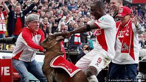 Finally a win for us at. Fc Cologne Mascot Hennes Gets New Goat Friend Plus Kids Sports German Football And Major International Sports News Dw 14 07 2017