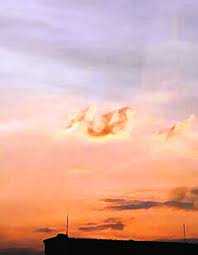 Mimpi melihat lafadz allah di langit. Fenomena Alam Foto Ini Rekam Munculnya Tulisan Allah Di Langit Solo