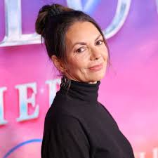 Drew Barrymore turns Flapper bombshell for premiere