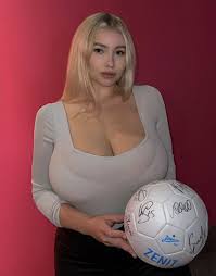 Russian model Pasha Pozdniakova, whose heart is magnificent – Charless  Issue & Humor