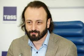 Сейчас они находятся в ожидании общего ребенка. Ilya Averbuh Vpervye Prokommentiroval Svadbu S Lizoj Arzamasovoj Ledi Mail Ru
