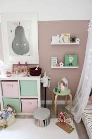 Ganz Susses Madchenzimmer In Mint Und Rosa Und Vielen Zauberhaften Details Kinder Zimmer Madchenzimmer Kinderschlafzimmer