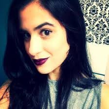 Laura Lessa's Instagram, Twitter & Facebook