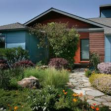 With onsite management and maintenance, riverview ranch apartment homes staff is readily available to provide excellent customer service while handling your needs. 1970s Ranch Style House Landscaping Ideas Houzz