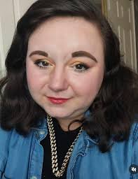 Introduction of Mary, a pansexual woman from Chicago, sharing her life and  interests