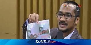 Abraham Samad Klarifikasi Foto dengan Perempuan di Tempat Tidur