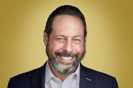 For Mildura-based artist Jacklyn Foster, the path to a creative career  wasn't straightforward, but it was always meant to be. In our latest artist  spotlight, Jacklyn shares how a pandemic pivot changed