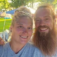 Looking for someone who could do an initial deep clean and carpet clean of  a small apartment, then weekly maintenance once or twice a week after.  Anyone that is interested please PM