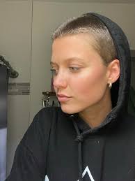 Hey guys! Looking for photographers who want to do some shoots together to  mutually benefit our growing catalogs! I just recently cut my hair all off  so I'm starting from a fresh