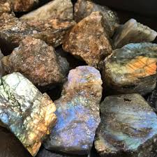 Raw Labradorite Stone Labradorite Stone Minerals And Gemstones Labradorite Mineral