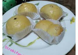 Cara membuat karamelnya mah, taburkan gula secukupnya dan sedikit air diwajan, pakai api kecil yaah jangan diaduk2 biarkan meleleh, goyang2 saja agar rata mencairnya. Resep Bolu Panggang Sarang Semut Bolu Karamel Takaran Gelas Resep Enyak