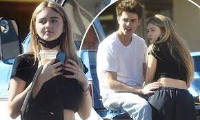Während rhea rachevsky 55 ist, ist aris' vater sechs. Heidi Klum S Model Daughter Leni Shops With Boyfriend Aris Rachevsky Daily Mail Online