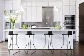 Here's our guide to kitchen mirror backsplash pros and cons including popular types to help find the best design for your home. 18 Eye Catching Kitchen Backsplash Ideas Decorilla Online Interior