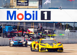 This year's event will feature 85 laps, rather than the usual 80, with stage lengths of 30, 20, 20 and 15 in the final stage. Video 12 Hours Of Sebring Replay Autoracing1 Com