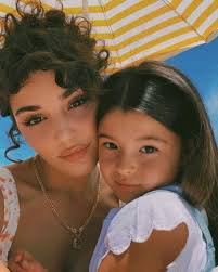 Sen çal kapımı dizisinin tüm bölümleri yüksek görüntü kalitesi ve hızlı yüklenen yayın özellikleriyle bu sayfada. Sen Cal Kapimi Dizisinin Minik Fenomeni Maya Basol Dan Hande Ercel Itirafi