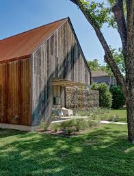 Bardage Acier Corten Et Parement Bois Pour Rajeunir La Facade Acier Corten Bardage Facade Maison