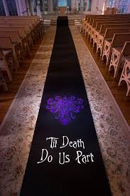 A halloween wedding can be as bold or subtle as the couple wants. 40 Stunning Halloween Wedding Ideas Spooky Little Halloween