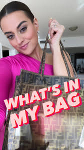 Esto es lo que traigo hoy en mi bolsa 💄😂💞😱 #WhatsInMyBag porque ustedes  lo pidieron (not really)