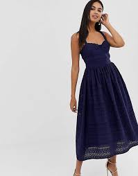 Tanti abiti sotto ai 30 euro. Asos Design Premium Vestito Midi Da Cerimonia In Pizzo Asos