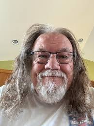 Introduction to a hippie community group